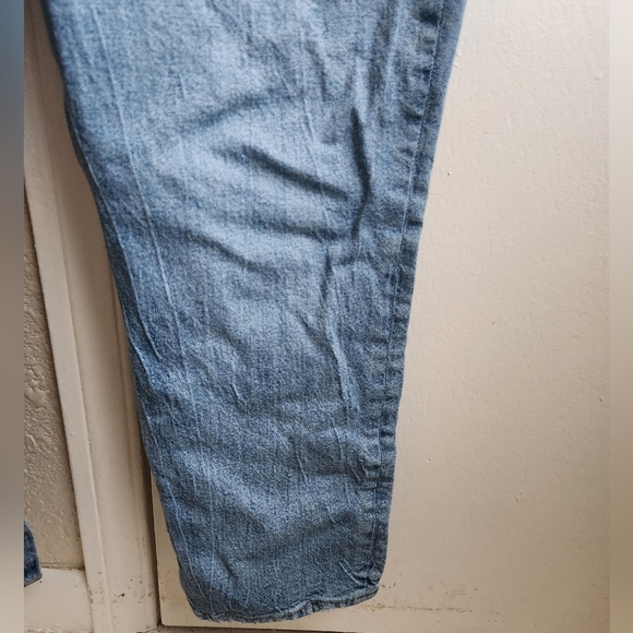 Torrid- High Rise Straight Jeans - Picture 3 of 7